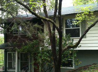 289 Cherokee Rd, Toccoa, GA 30577