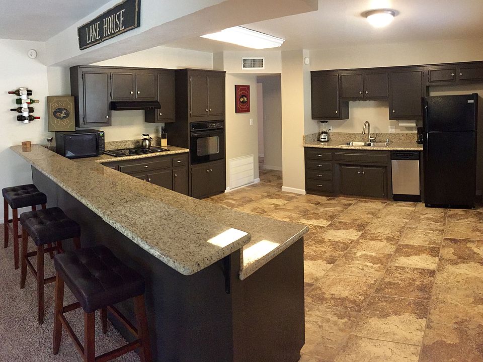 1st image of 2610 Country Club Dr