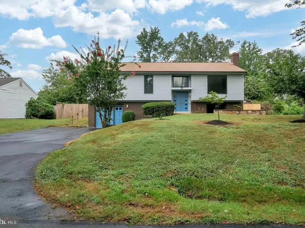 6170 Howells Rd, Alexandria, VA 22310