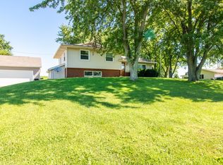 22096 Clarksville Rd, Lexington, IL 61753