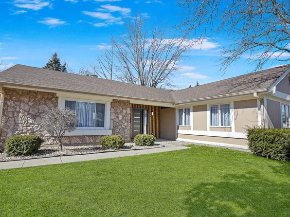 1184 Princeton Dr, Bartlett, IL 60103