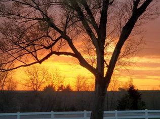 817 S 8th Rd, Palmyra, NE 68418