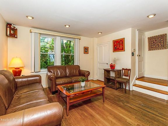 3rd image of 3993 48th St