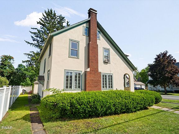 2nd image of 210 Avenue H