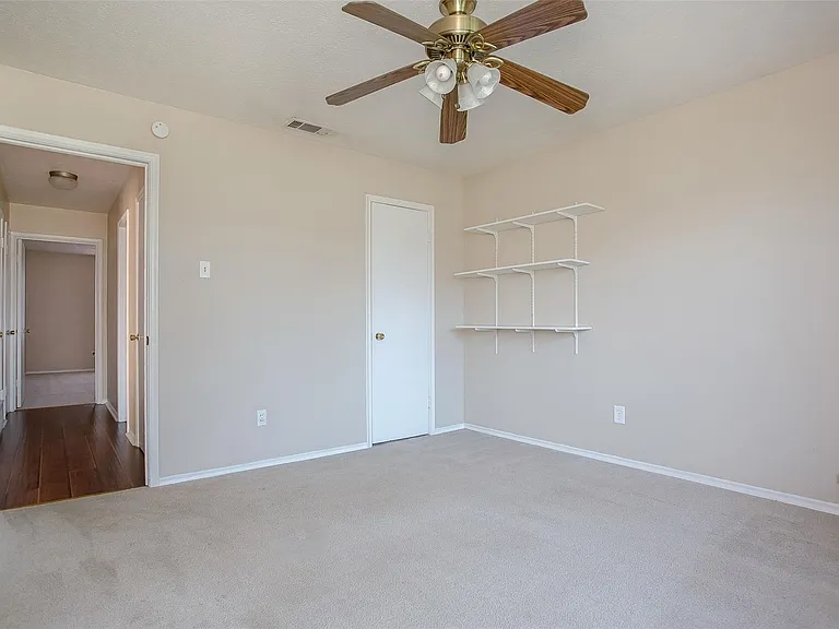 7010 Kingsbury Dr — Photo 10