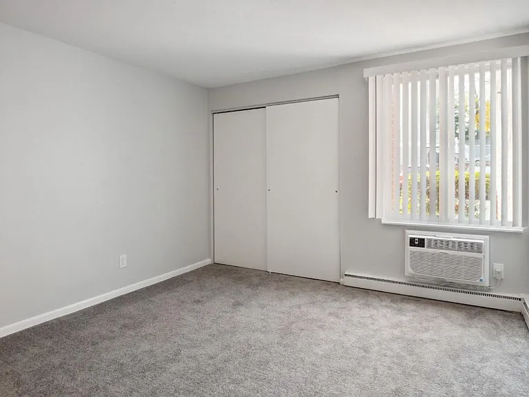 Golden Hill Apartments — Photo 15