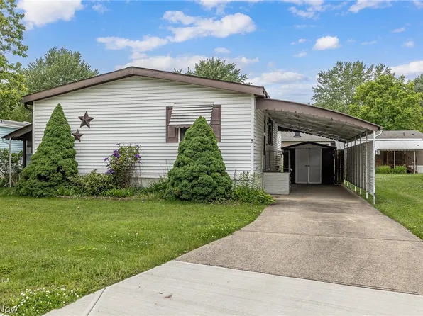 5 Michael Dr, Olmsted Falls, OH 44138