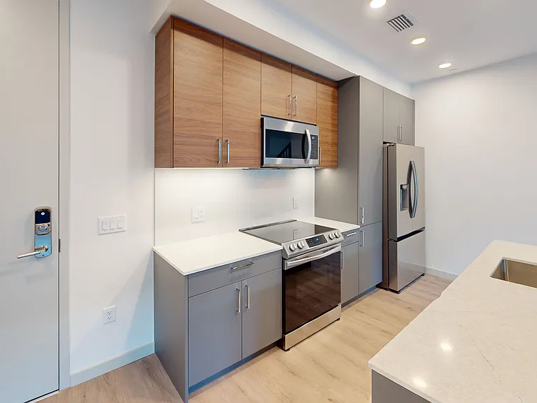 101 N Meridian — Photo 186