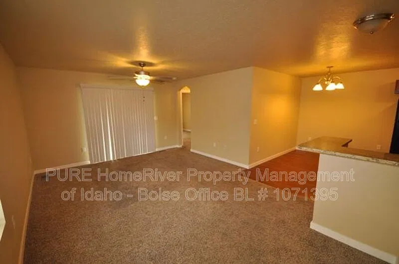 3 bed, 2.5 bath, 1365 sqft, $1,850 — Photo 3