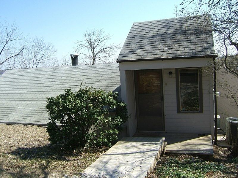 1st image of 5104 Vista Acres Dr