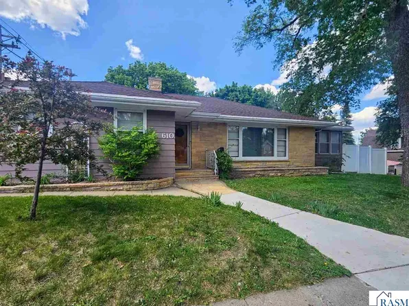 610 5th St N, New Ulm, MN 56073