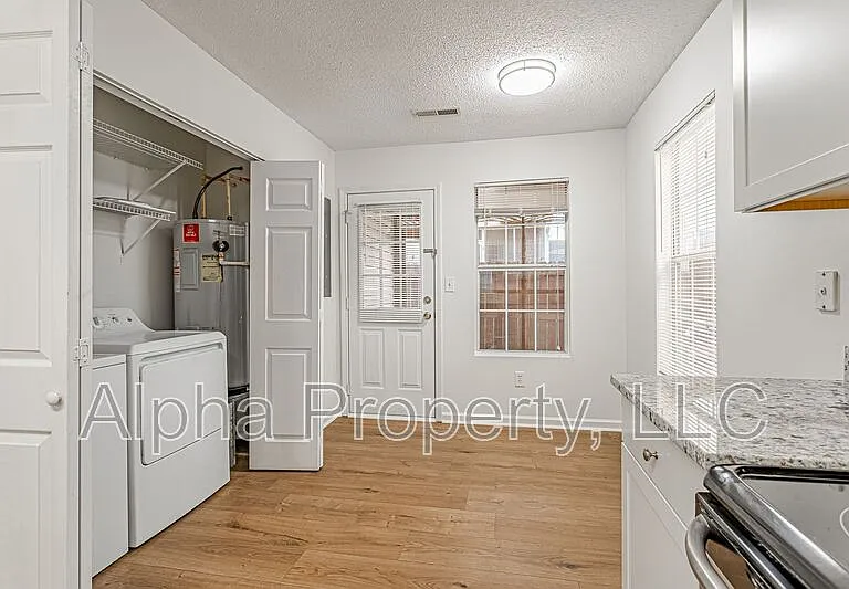 107 Hammett Grove Ln — Photo 14