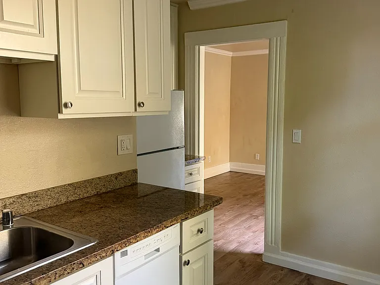 935 Santa Clara Ave #1 — Photo 1