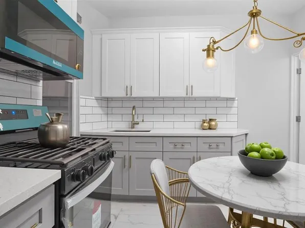 2448 Webb Avenue image 3 of 27