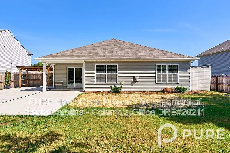 4 bed, 2.0 bath, 1828 sqft, $1,975 — Photo 2