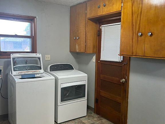4th image of 2320 Anna Ave