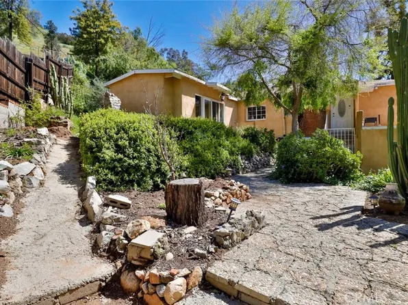 10058 Sunland Blvd, Sunland, CA 91040