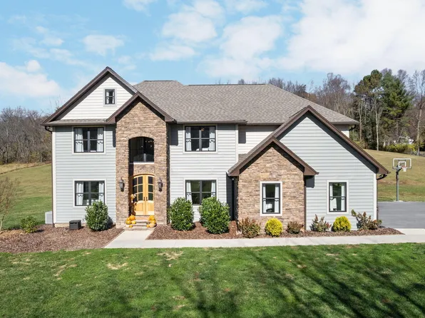 220 Sparkling Brook Dr, Bristol, TN 37620