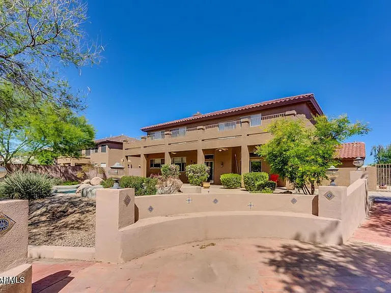 1705 E Coconino Dr — Photo 4