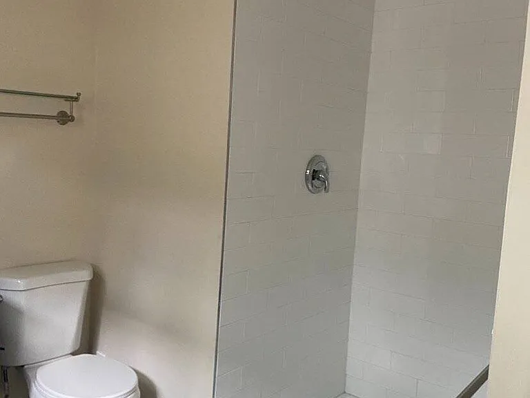 1049 Park Ave #2 — Photo 6