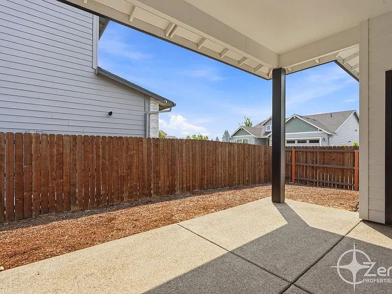 2225 NE 82nd St — Photo 33