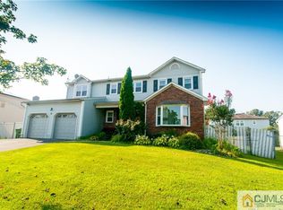 36 Highland Dr, Parlin, NJ