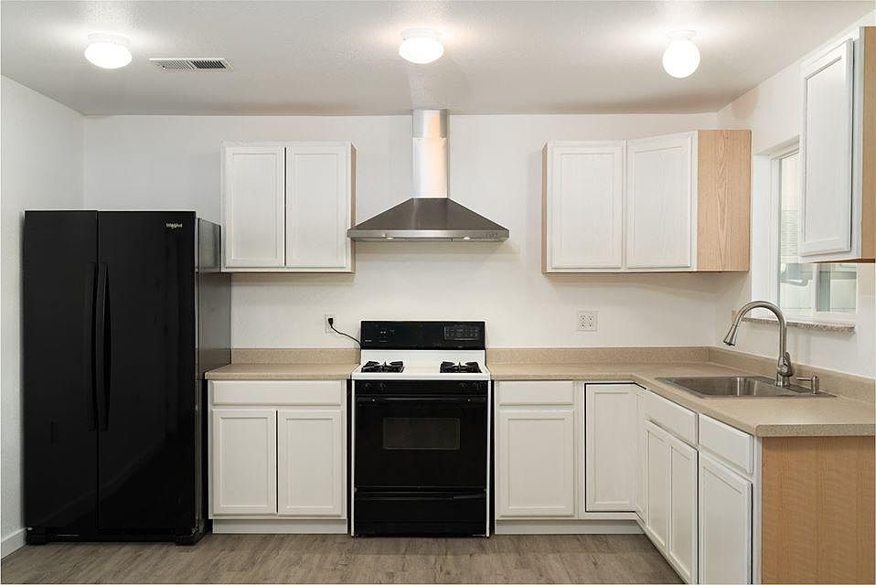 1st image of 1294 E San Fernando St Unit 2