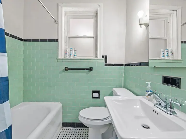 Dolan Pl — Photo 13