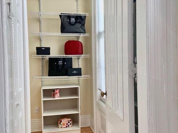 5th image of 27 Waverly St #1