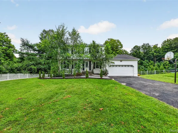 2 Pellbridge Drive, Hopewell Junction, NY 12533