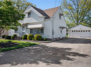30401 Harrison St, Willowick, OH 44095