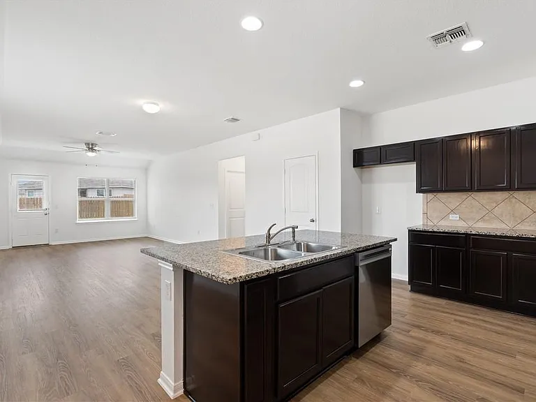 3415 Tilmon Ln — Photo 5