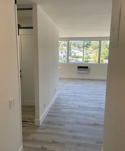 Madison Apartments — Photo 37