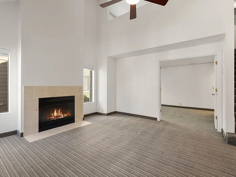 AVIA Lofts on Parkway — Photo 108