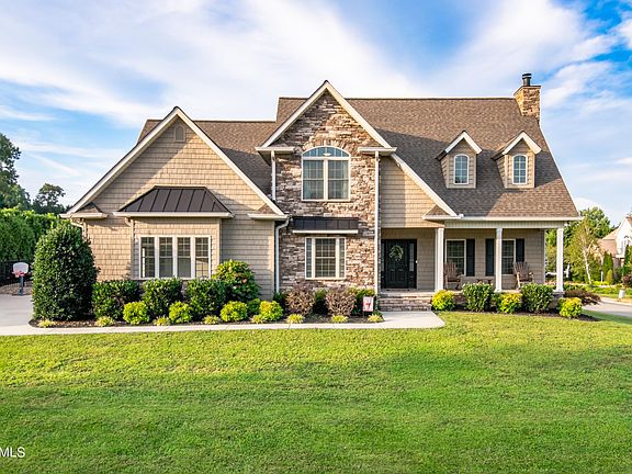 2nd image of 1018 Foxdale Dr