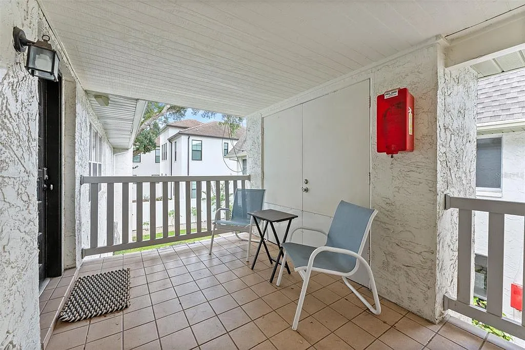 3 bed, 2.0 bath, 1332 sqft, $3,000 — Photo 1