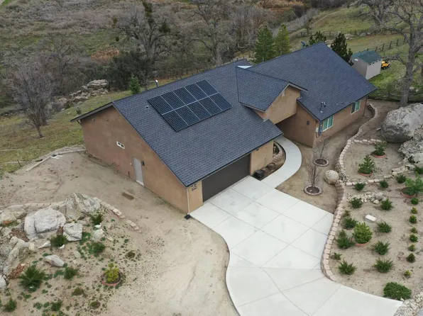 27251 Oakflat Dr, Tehachapi, CA 93561