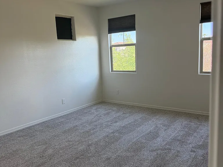 2043 E Lantana Dr — Photo 13