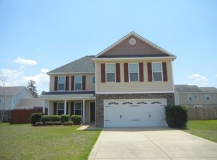 2115 Queen Elizabeth Ln, Hope Mills, NC 28348
