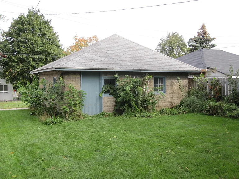 821 Hovey St SW — Photo 21