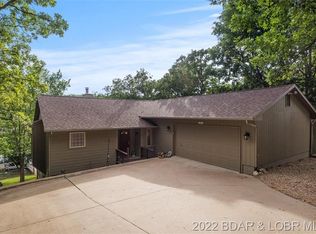 1118 Ridge Cir, Sunrise Beach, MO 65079