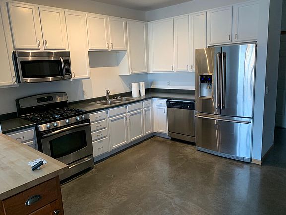 Kitchen - Stainless Steel appliances