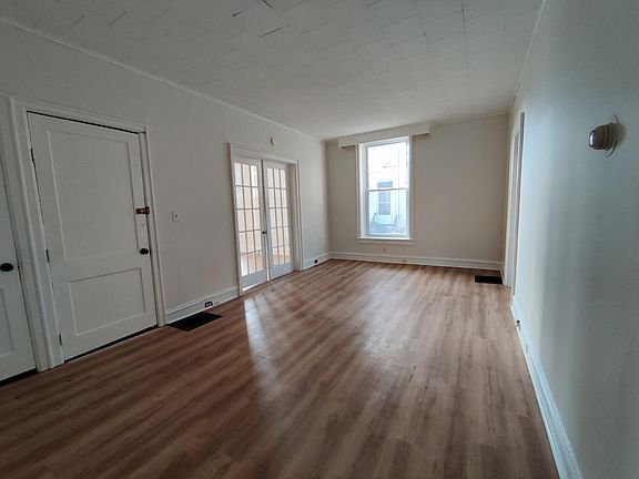 2nd image of 14-16 Littauer Pl #16A