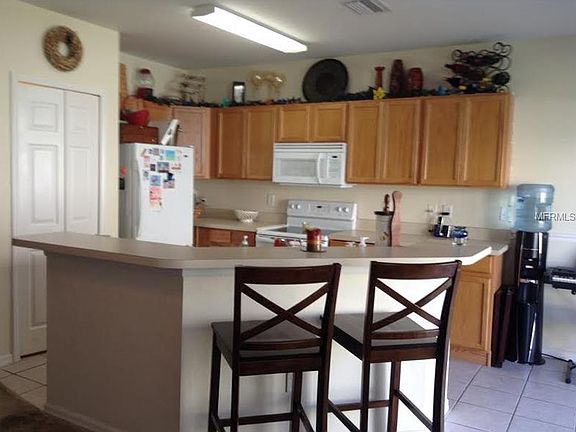3rd image of 9811 Carlsdale Dr