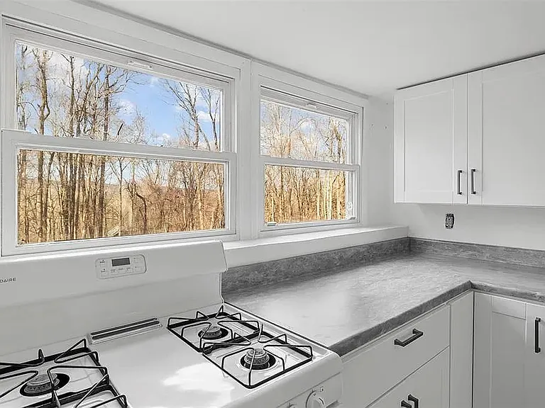 167 N Putt Corners Rd #B — Photo 5