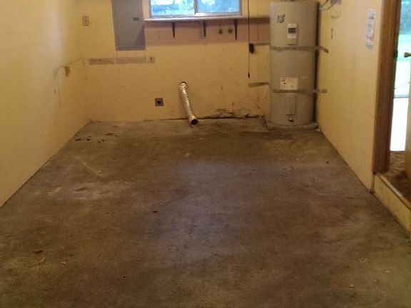 4th image of 19212 5th Ave E #D