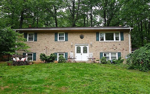 1st image of 16102 Tiffany Ln