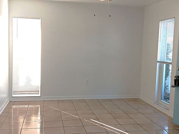 4th image of 885 Beltrees St #12
