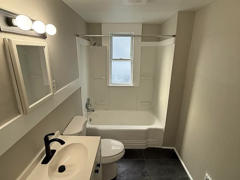 23-25 Gridley St #1 — Photo 10