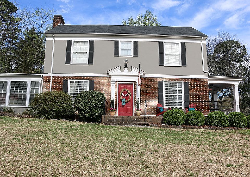 Look at that curb appeal!